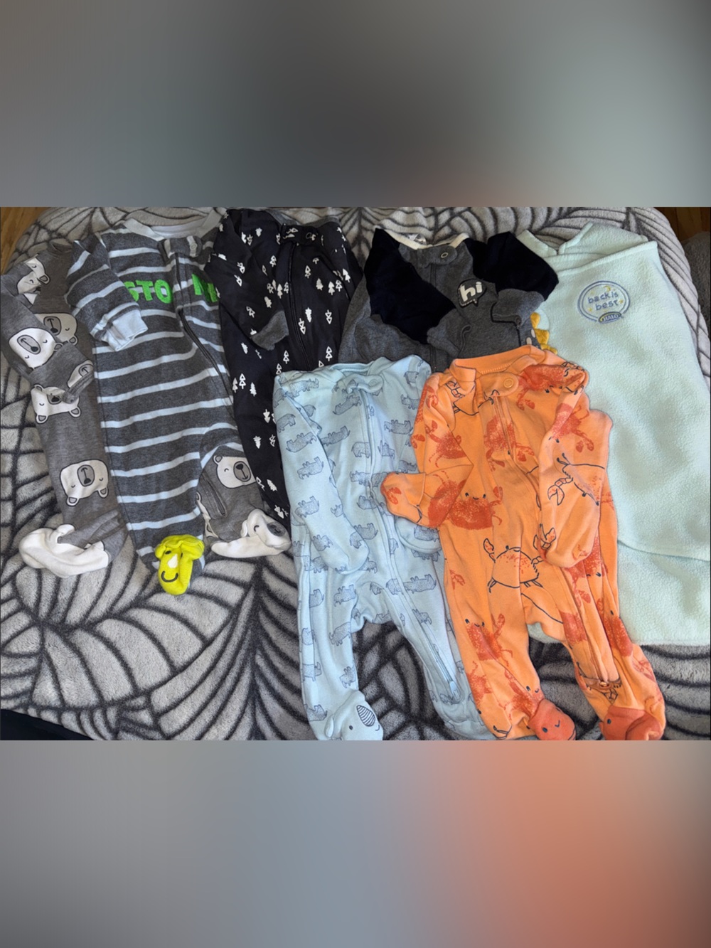 SO CUTE Newborn Baby Bundle of 6 Footie Pajama Onesies + 1 Fleece NB Swaddle